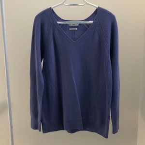 Vince 100% cashmere v-neck sweater (US small)